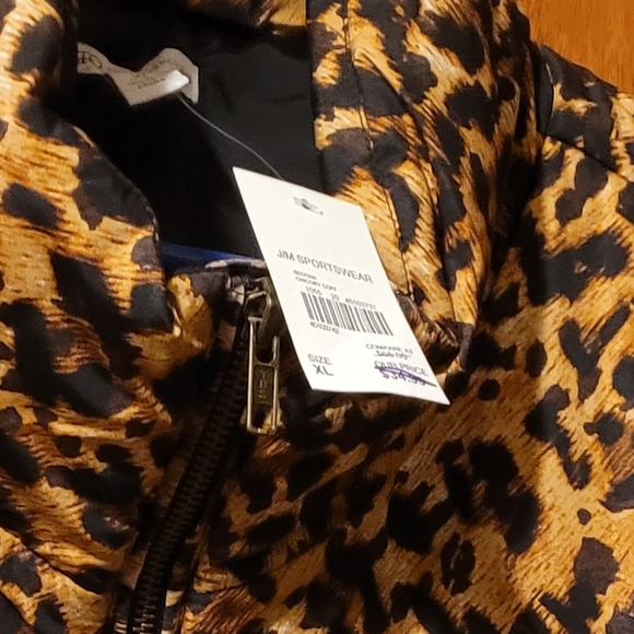 NWT Cato super lightweight animal print Vest. - Picture 8 of 8